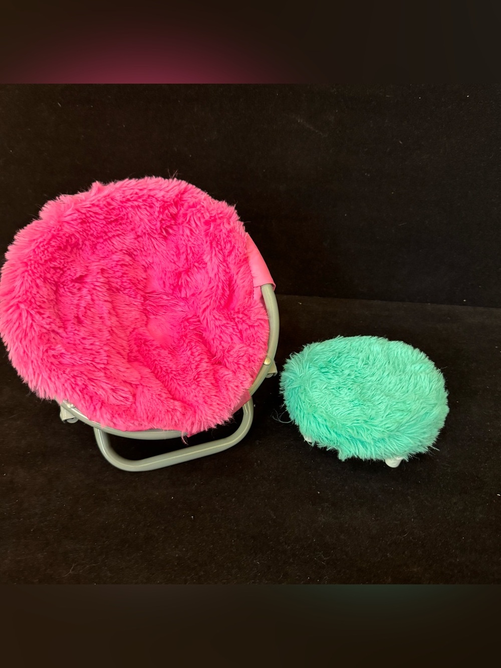 My Life As hot pink fuzzy saucer chair and ottoman bundle